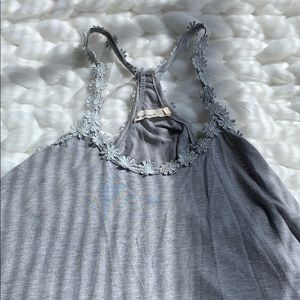 😁 XS PAPER CRANE Grey Flowy Tank Top